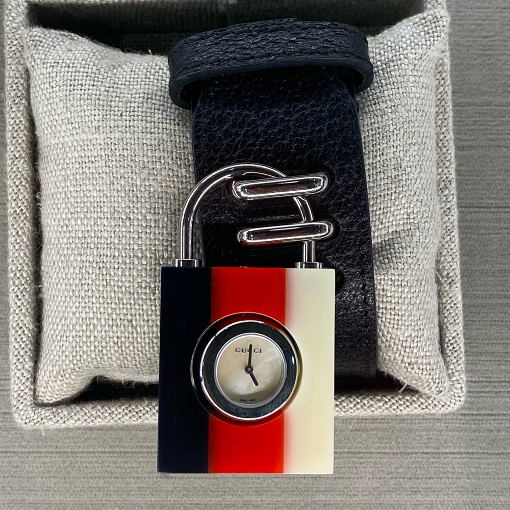 Gucci watch brand new with box